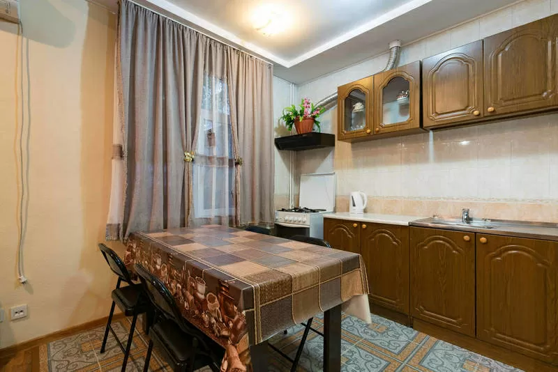 Чистая и уютная 2-х комнатная квартира в центре Алматы,  Желтоксан - Шевченко 5