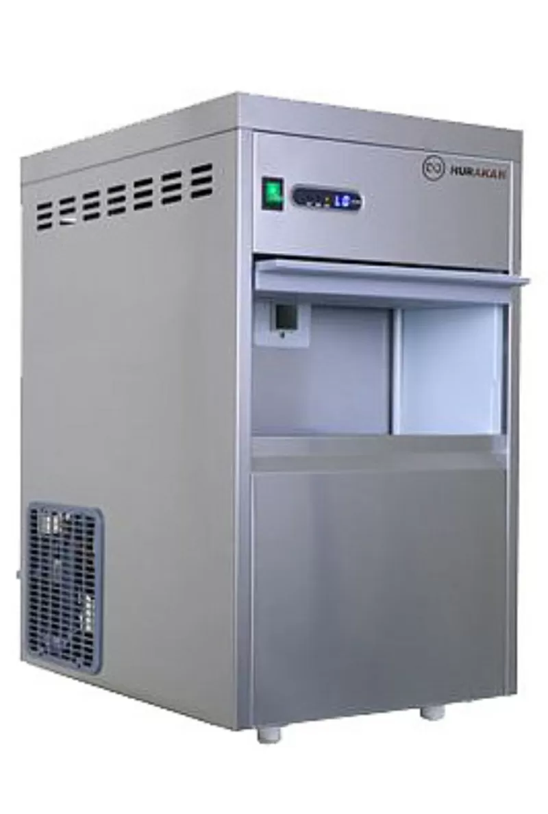 Льдогенератор Hurakan HKN-GB60. используется на предприятиях общественного питания и торговли для приготовления гранулированного льда. Модель оснащена электромеханической системой управления и ножками,  регулирующимися по высоте. Корпус выполнен из нержаве 3