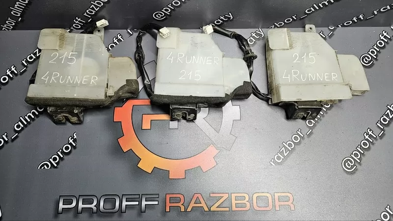 Замок багажника Toyota 4Runner 215