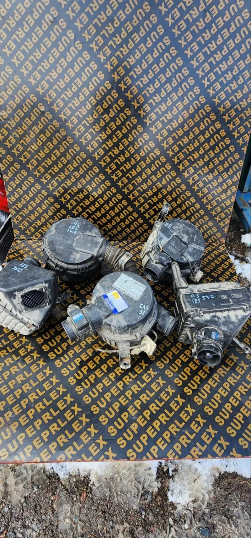 Корпус воздушного фильтра Toyota   на   Prado 95. Surf 185