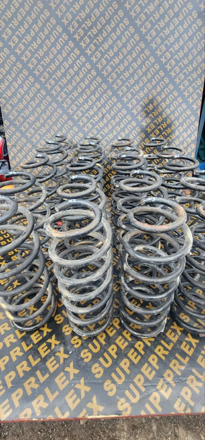 Пружины задние  Toyota  Prado 95. Surf 185