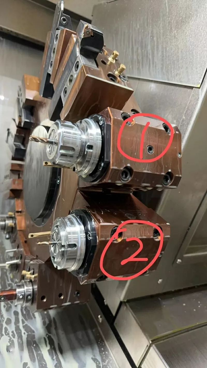 Токарно- фрезерный станок с ЧПУ  2