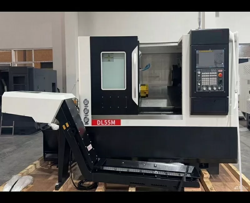 Токарно- фрезерный станок с ЧПУ  3