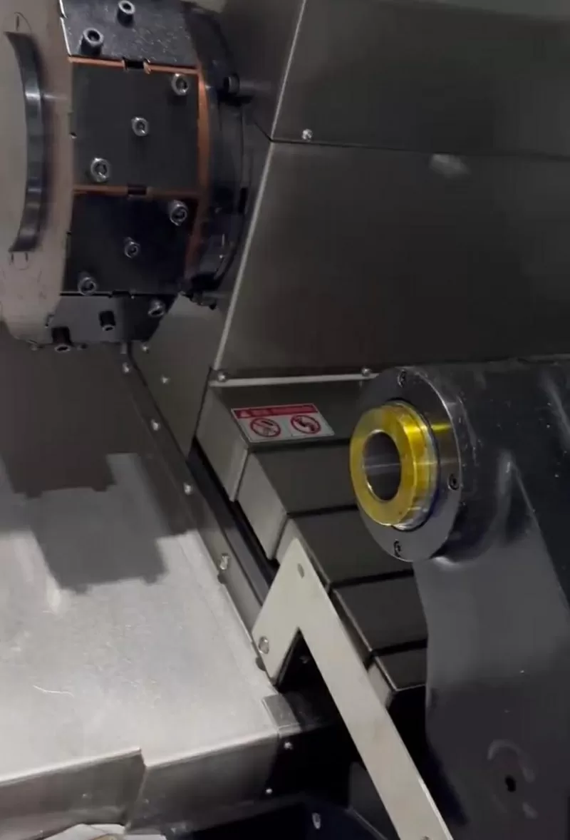 Токарно- фрезерный станок с ЧПУ  4