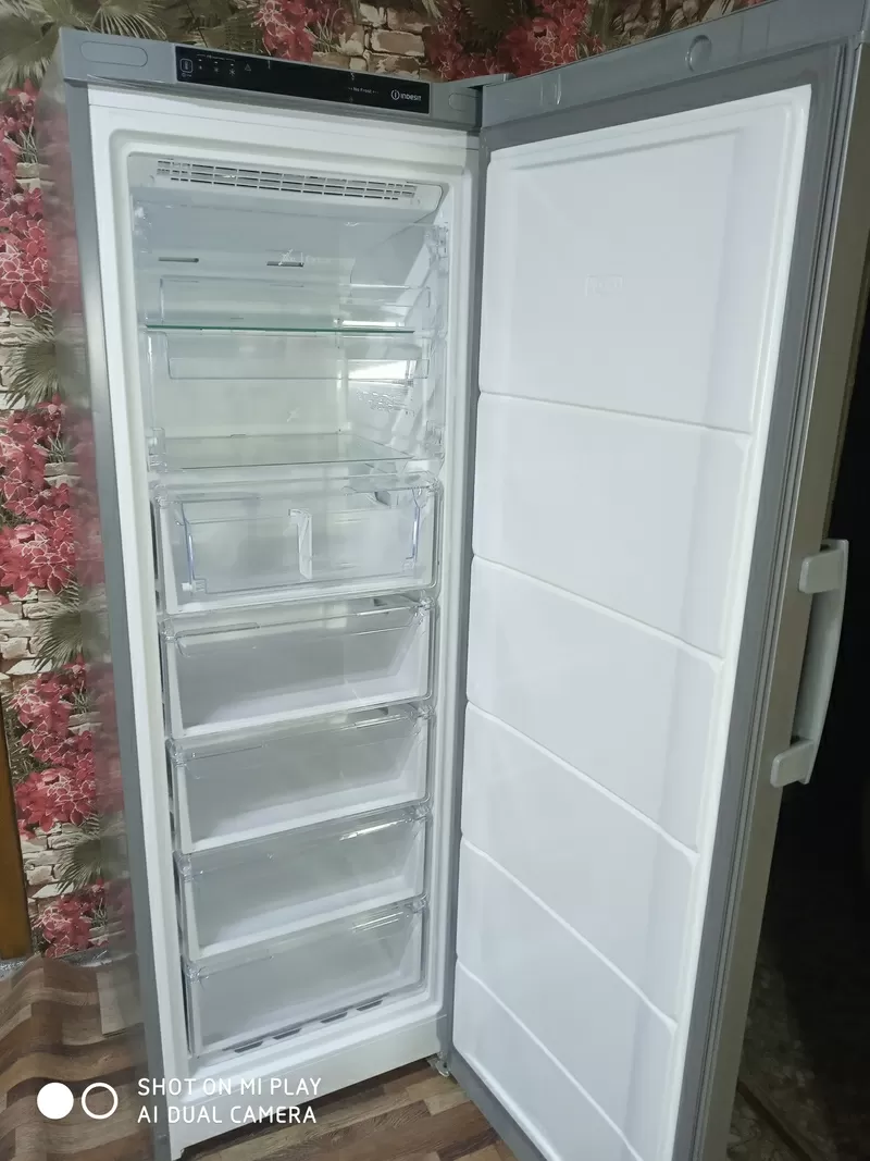 Морозильная камера Indesit DFZ 5175 S