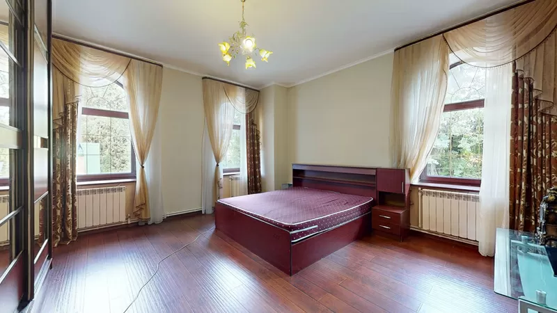 Продается особняк Капалиани,  с выходом на берег реки Пажа. 9