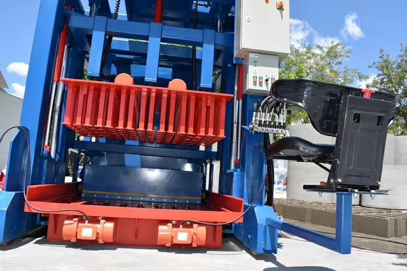 Вибропресс мобильный Svemlo SUMAB 4800 (4800 блоков в смену). 5