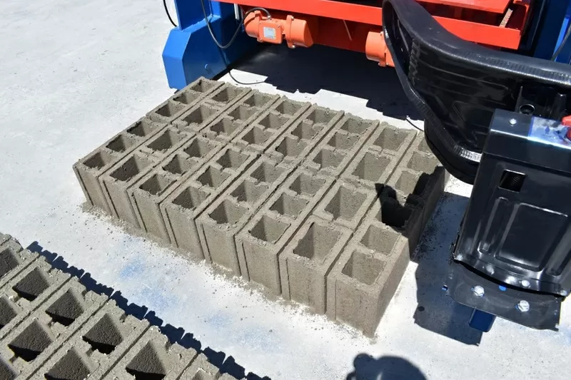 Вибропресс мобильный Svemlo SUMAB 4800 (4800 блоков в смену). 6