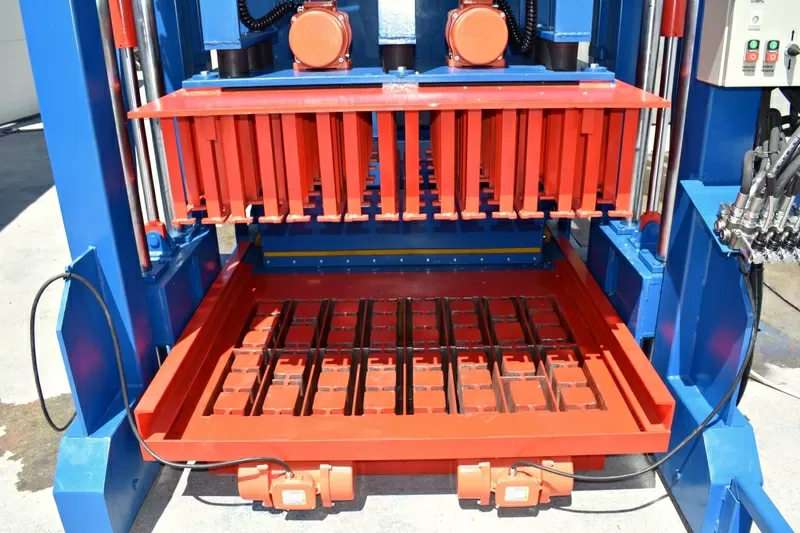 Вибропресс мобильный Svemlo SUMAB 4800 (4800 блоков в смену). 8