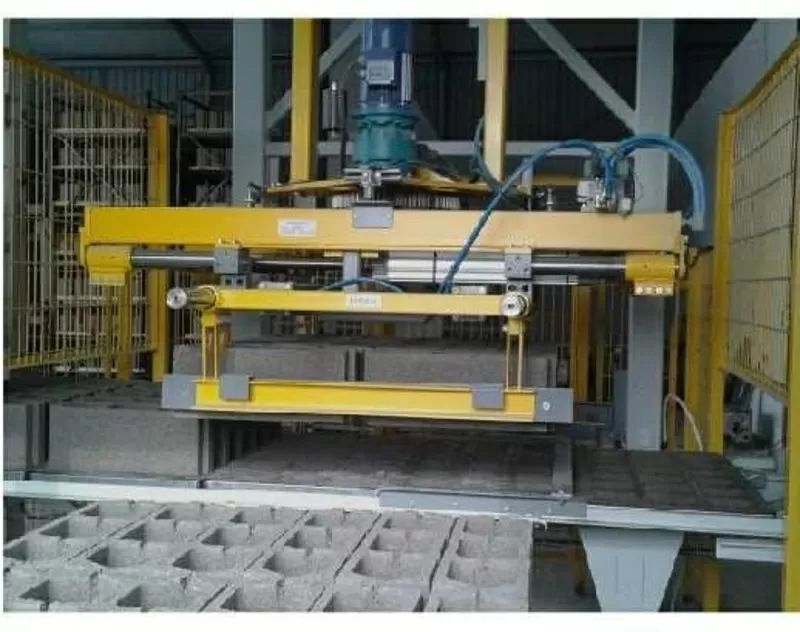 Б/У Автоматическую вибропрессовальную линию Poyatos Prima L с БСУ  4