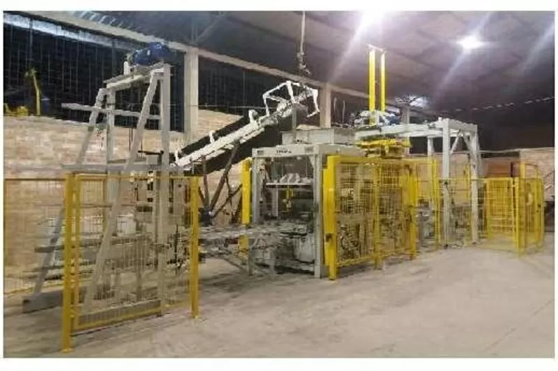 Б/У Автоматическую вибропрессовальную линию Poyatos Prima L с БСУ 