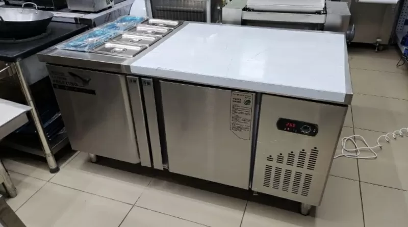 Cтол холодильник для пиццы с Гастроемкостью 1800*80*80 Габариты 1500х8