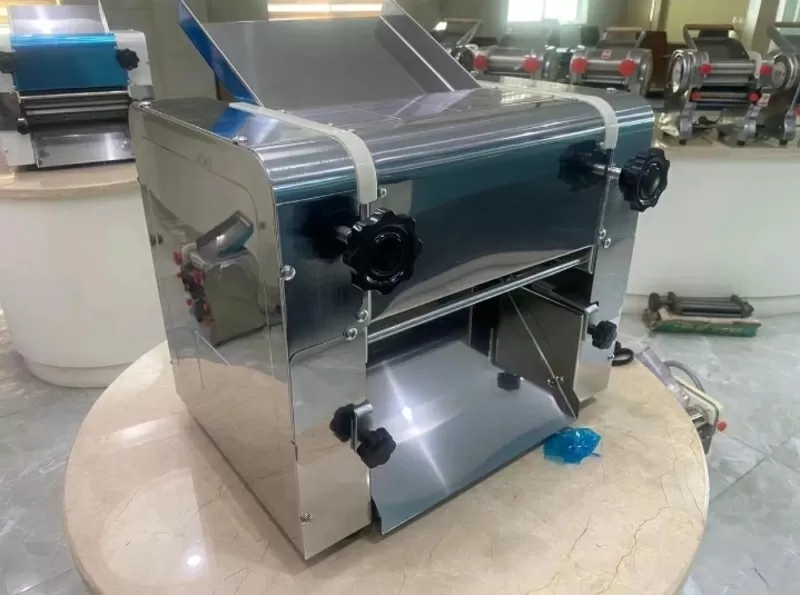 Тестораскаточные машины 30 см Стальная Модель: 300H                   