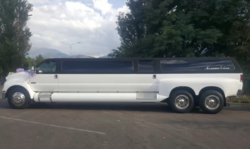 Limousine Almaty for party, limousine Almaty transfer, выпускной 3