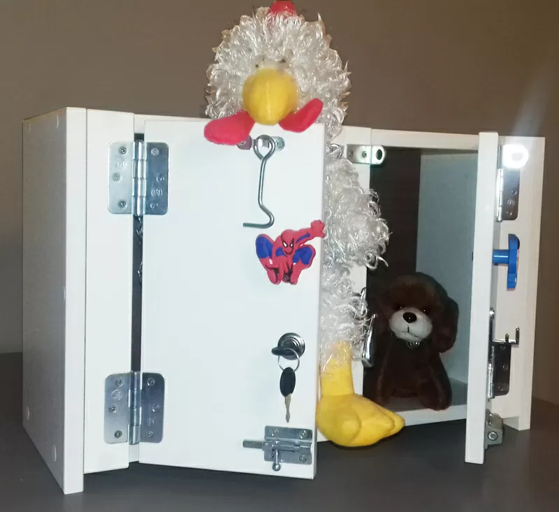 Развивающая игрушка по системе Монтессори (бизибокс) 2