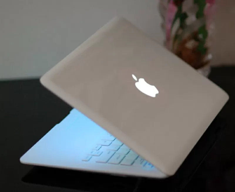 APPLE MACBOOC AIR...